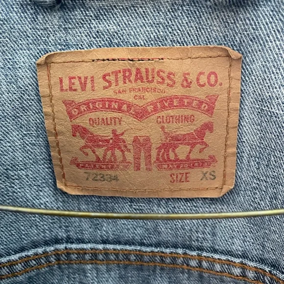 Levi’s denim jacket - Picture 2 of 10